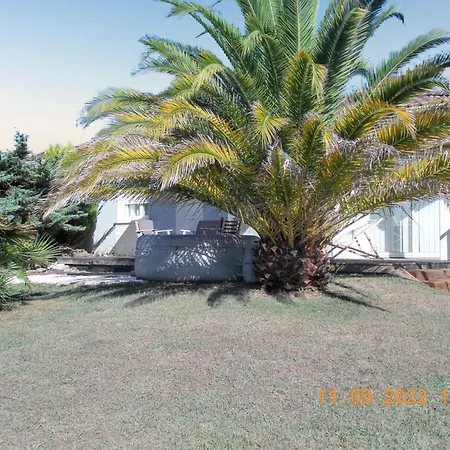Сasa de vacaciones Maison Authentique Avec Pres De Dax Et Son Jardin *