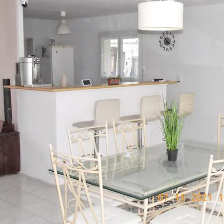 Сasa de vacaciones Maison Authentique Avec Pres De Dax Et Son Jardin Angoumé