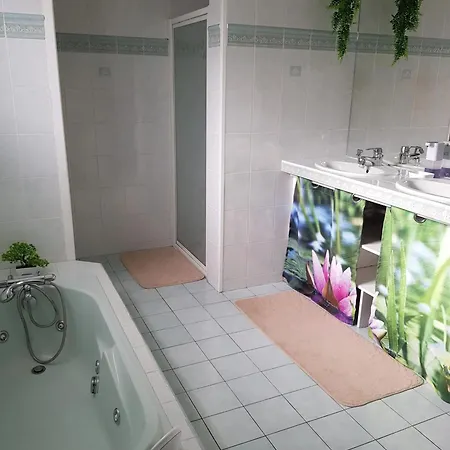 Dom wakacyjny Maison Authentique Avec Pres De Dax Et Son Jardin Angoumé