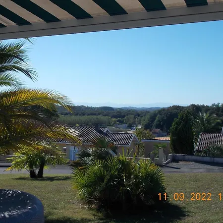 Сasa de vacaciones Maison Authentique Avec Pres De Dax Et Son Jardin Angoumé